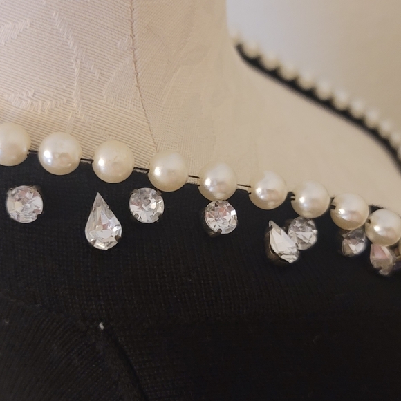 Sweater - Picture 4 of 8